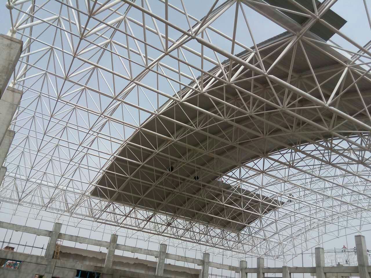 山南青岛一汽网架